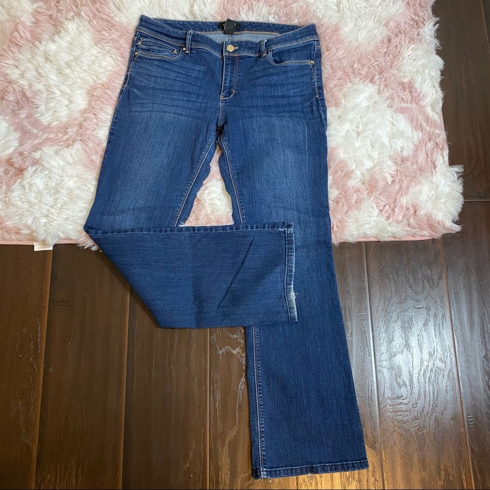 WHBM Bootleg Jeans Women’s Size 10 Short